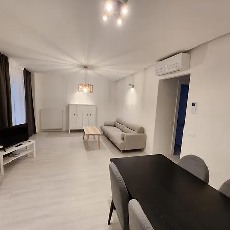 Grand First District In Apartment *